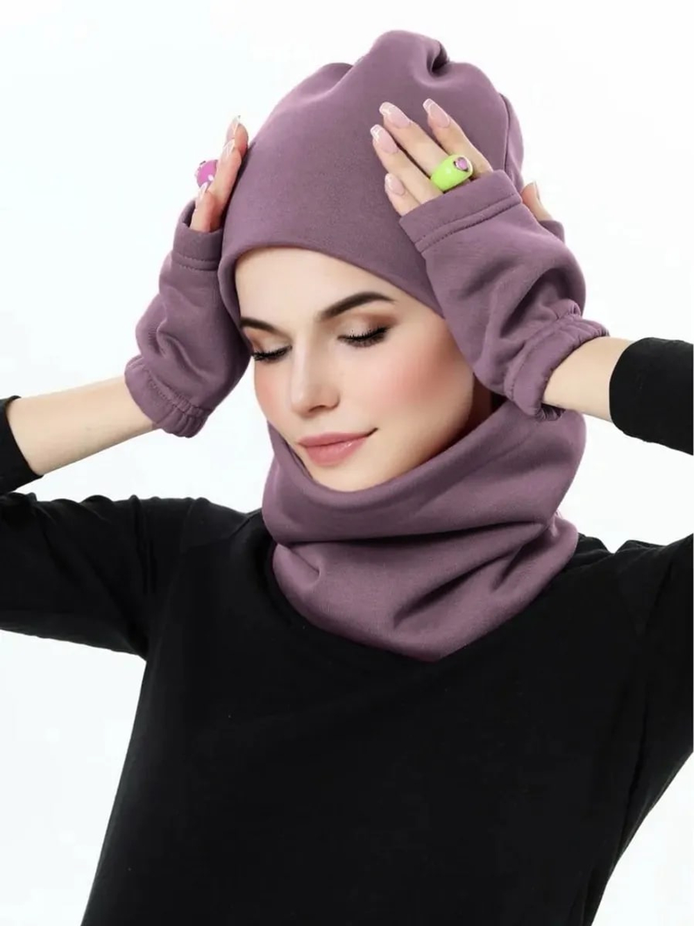 Шапка бини с начесом для хвоста, дред и кос