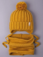 Шапка для мальчика осенняя вязаная и снуд