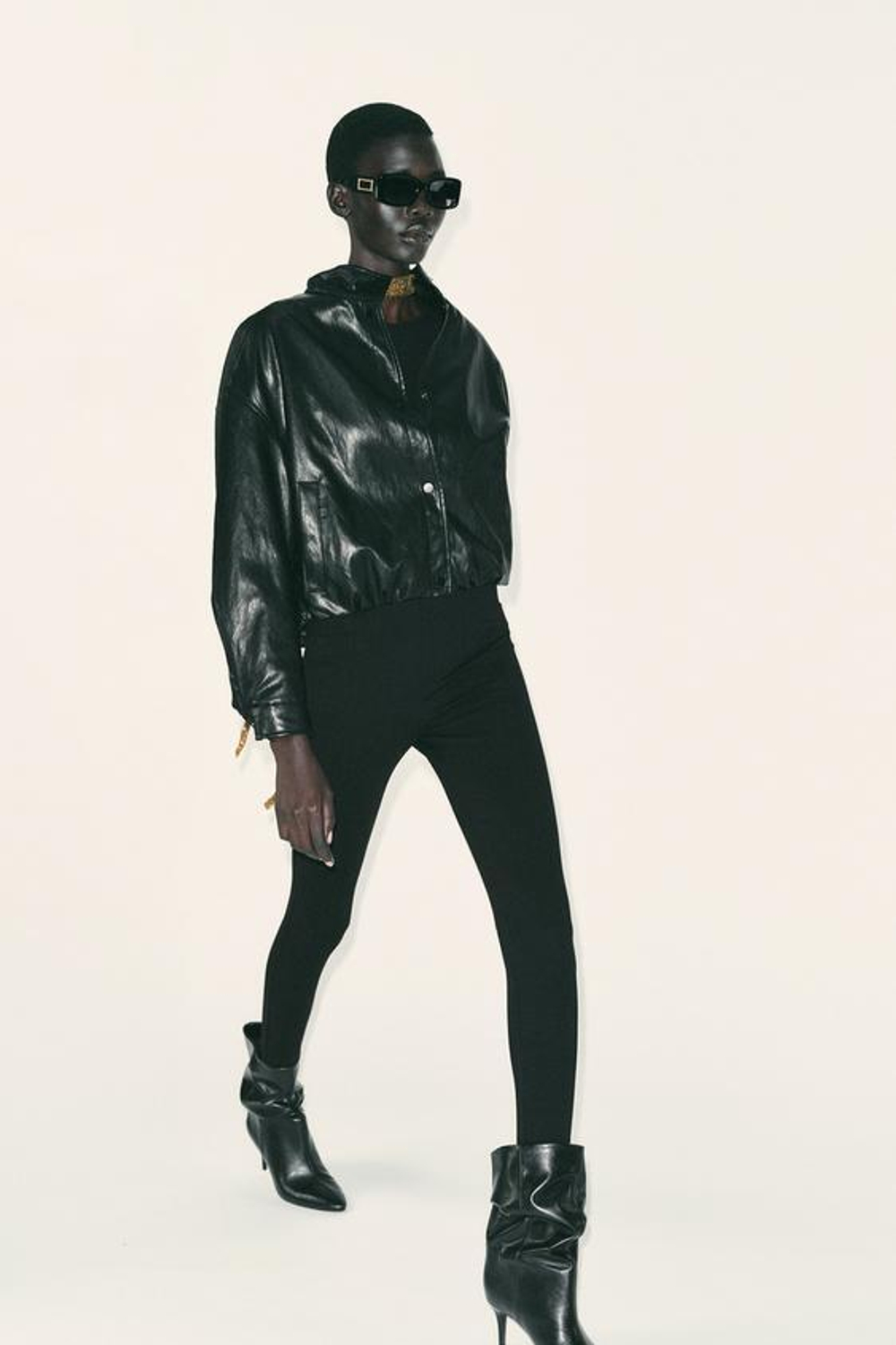 ZARA ЛЕГИНСЫ С ЗОЛОТИСТЫМИ ПУГОВИЦАМИ, ЧЕРНЫЙ