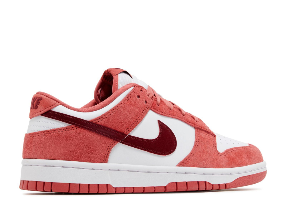 Wmns Dunk Low 'Valentine's Day 2024'