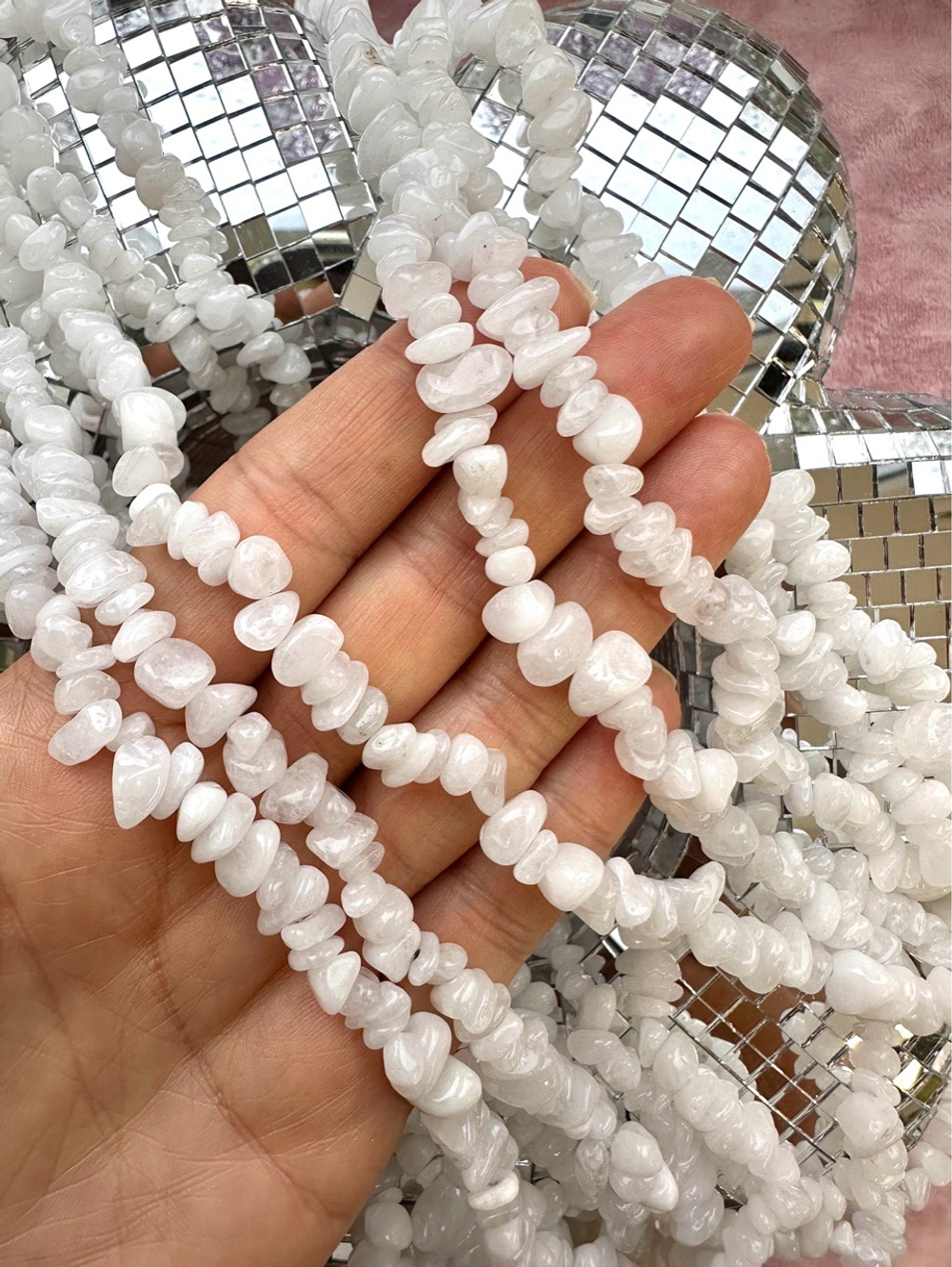 Нить бусины из кварца 5-11мм (галька)