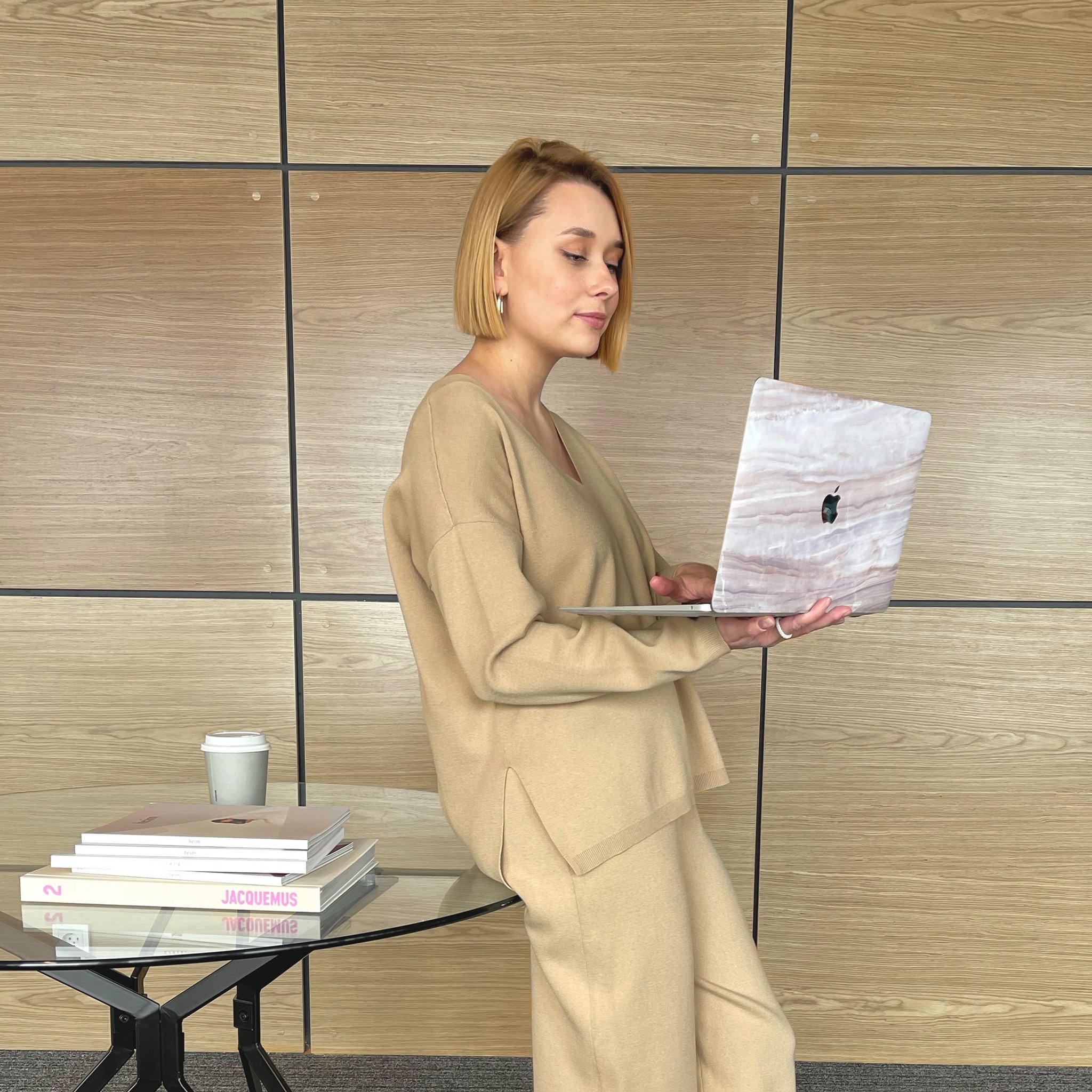 Виниловая наклейка GRAVITY для MacBook