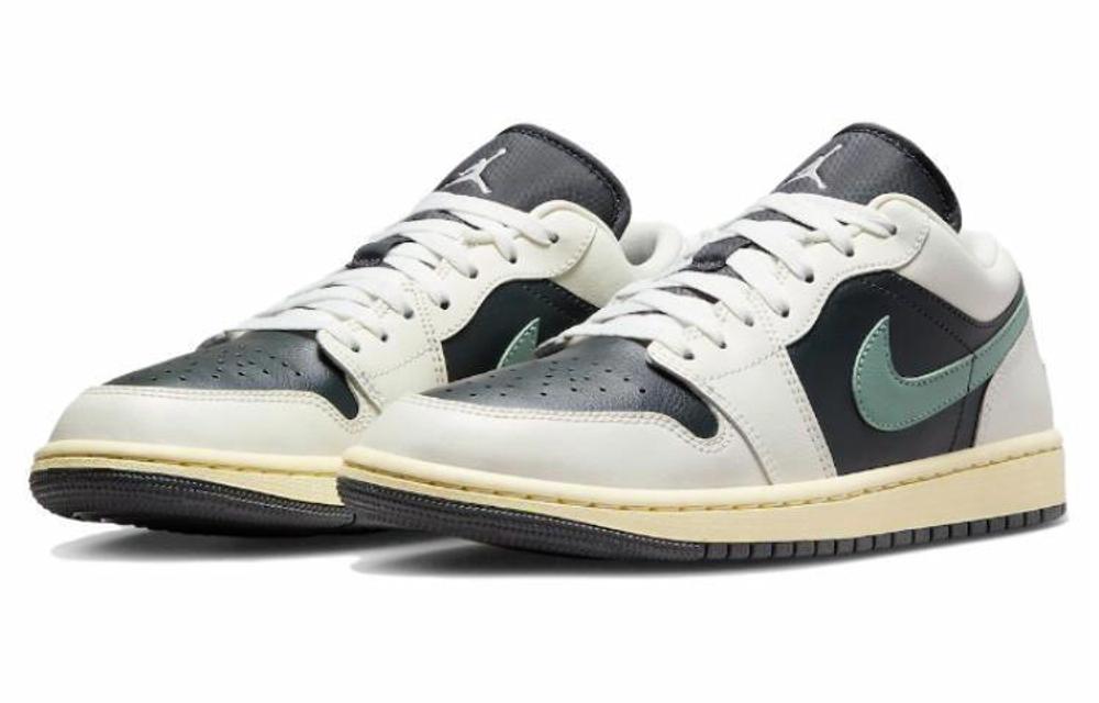 Кроссовки Jordan Air Jordan 1 Low Jade Smoke (Женская размерная сетка)