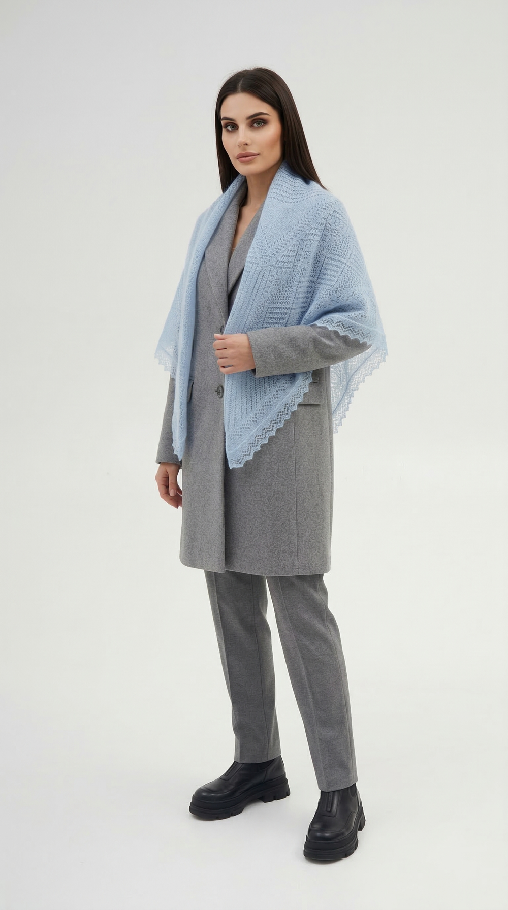 Оренбургский пуховый платок-паутинка с люрексом МАМ110-04/03