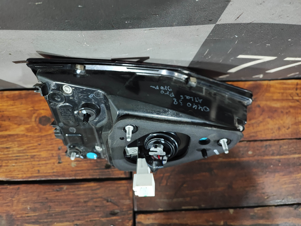 Фонарь зaдний пpавый Geely Atlas Pro 21-нв Б/У Оригинал 7057524200