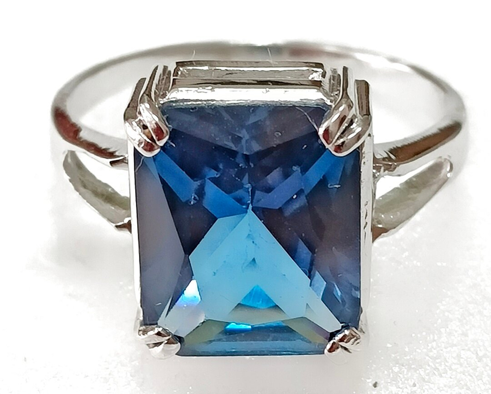 "Эстерелла" - ювелирное кольцо из серебра 925-й пробы