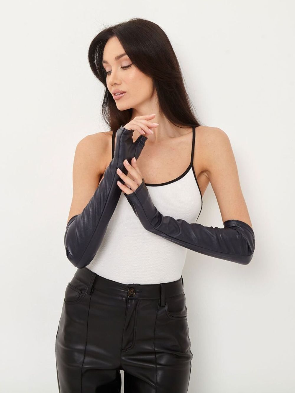 Перчатки длинные без пальцев кожаные