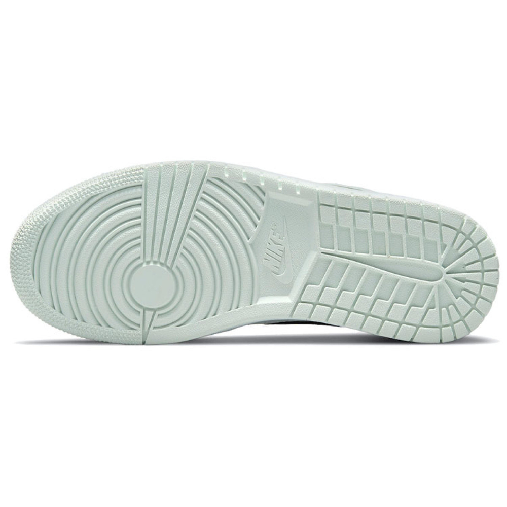 Кроссовки Air Jordan 1 Low GS SE Barely Green