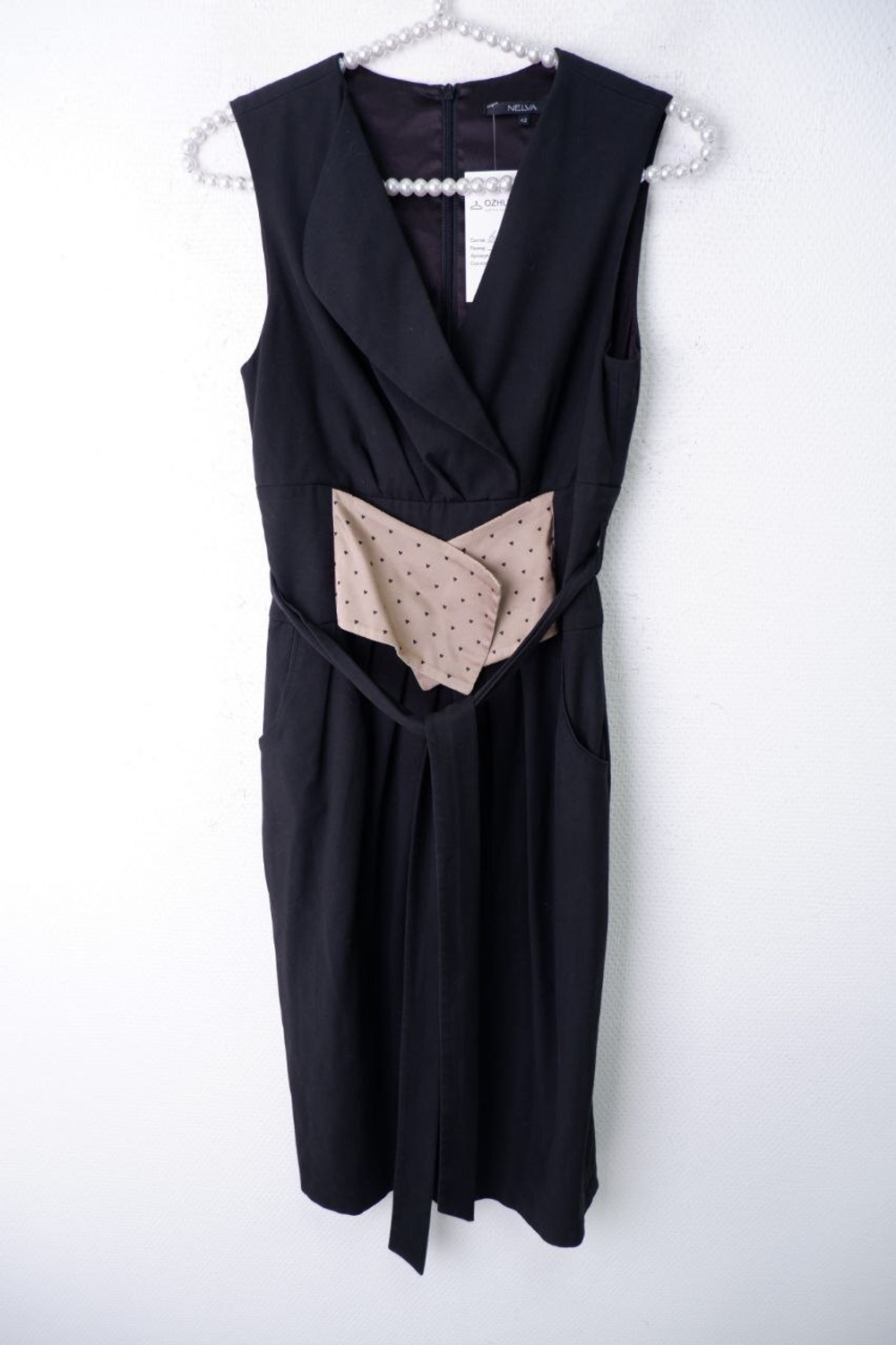 Платье Nelva стильное 42 размер