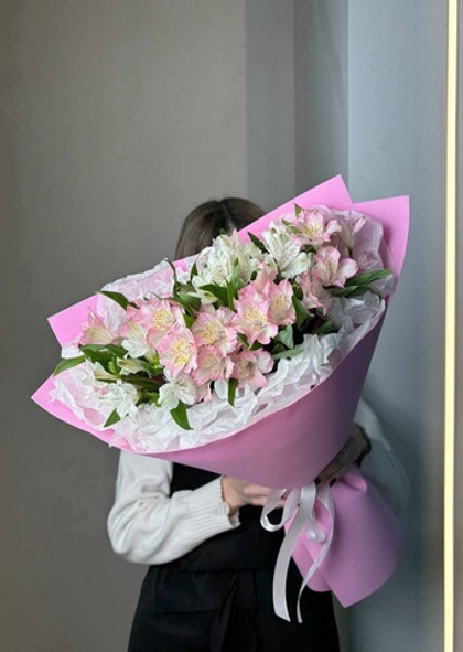 Букет из альстромерий