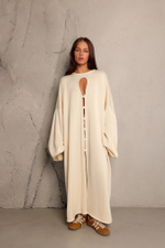 Джемпер-платье с вырезом на груди