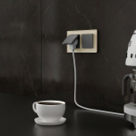 / Рамка на 2 поста Favorit (молочный, стекло)