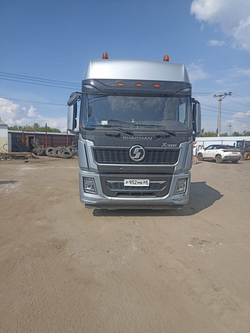 Shacman (Shaanxi) SX* 6x4 Седельный тягач SX42584V324 (Дизельный, 11,6 л, 423 л.с., МТ)