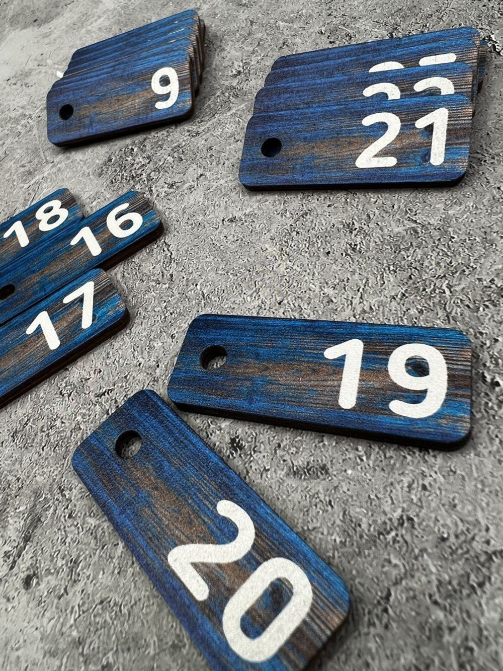 Номерки для ключей 2х5см