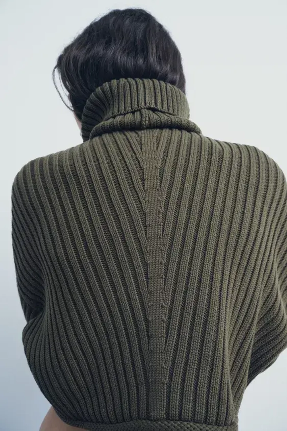 ZARA УКОРОЧЕННЫЙ СВИТЕР ИЗ РИФЛЕНОГО ТРИКОТАЖА, ХАКИ