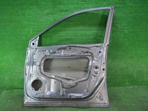 Дверь передняя правая Honda CR-V 3 (2006-2012)