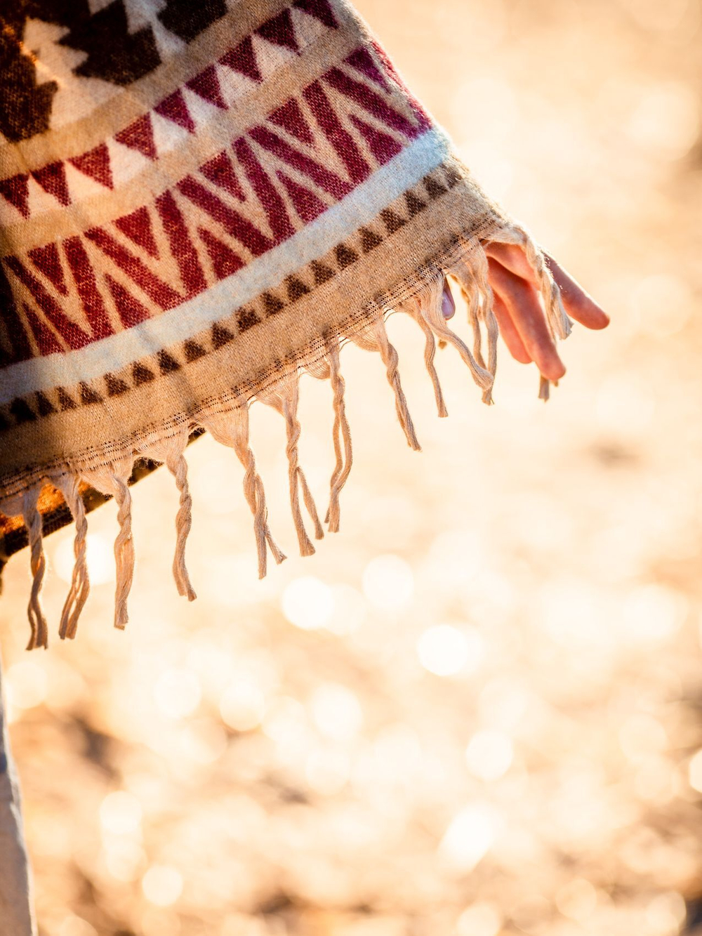 Пончо женское шерстяное с орнаментом