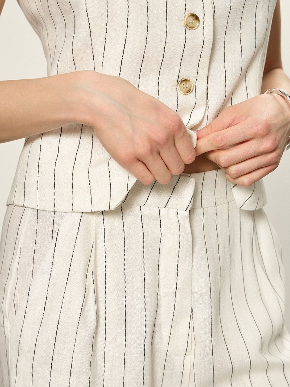 Жилет короткий полоска лён