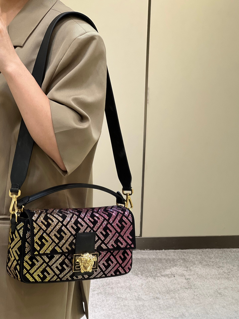 Fendi Fendace Baguette 28 cm