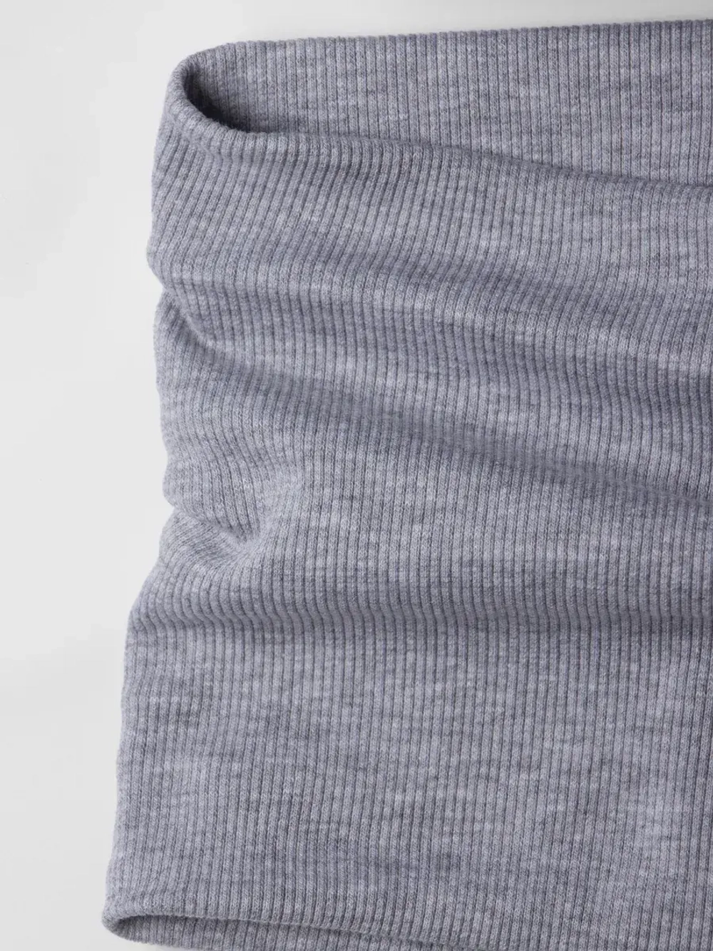 Шапка детская со снудом на осень