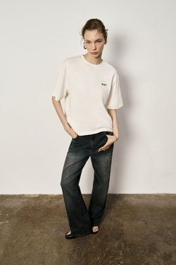 Широкие джинсы