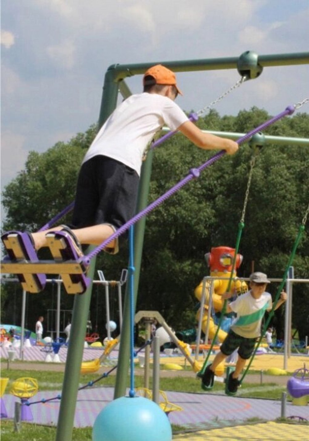 Качели-шар высотой 300 см, диаметр крепления на трубу 76 мм