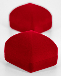 Премиальная упаковка для подарка ювелирного изделия