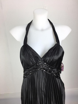 Платье черное 42 размер, новое