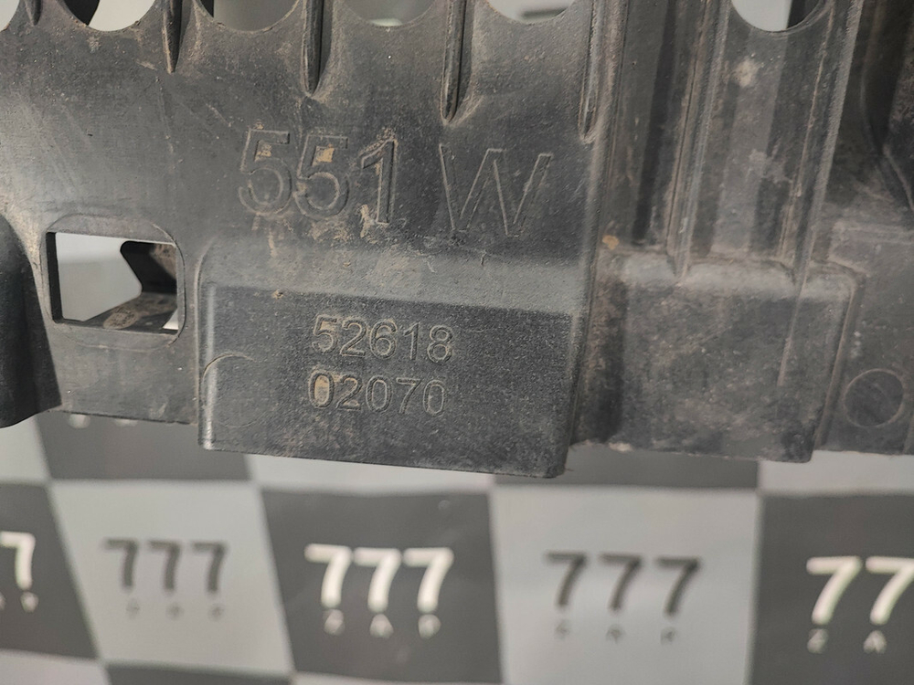 Пыльник переднего бампера Toyota Corolla (E180) 12-16 Б/У Оригинал 5261802070