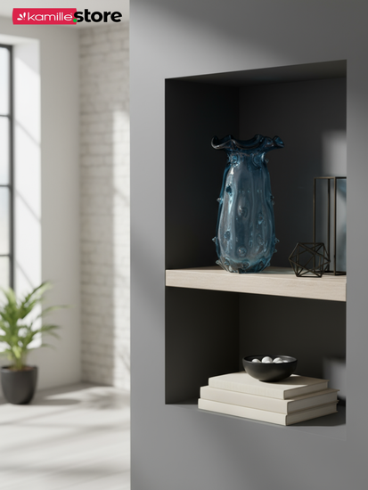 Ваза для цветов 30 см. стеклянная с шипами и горлышком "Волна"