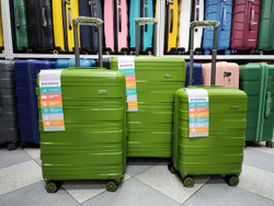 Чемодан Большой (L) полипропилен "Mironpan" съёмные колёса