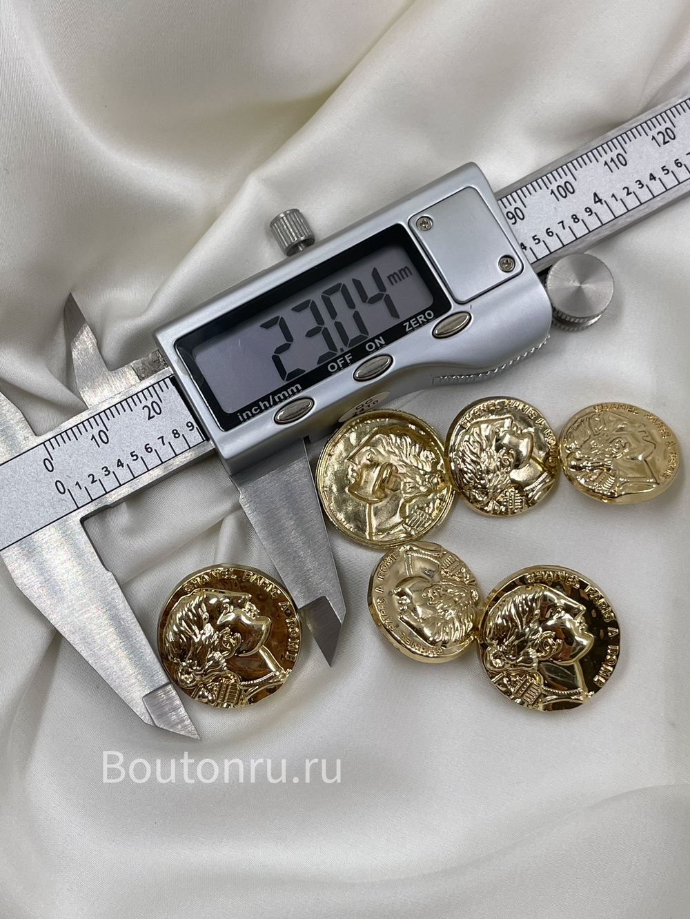 Пуговицы Шан. Золотистые с лицом