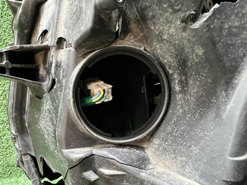 Битая Фара правая Land Cruiser 300 (21-нв) LED