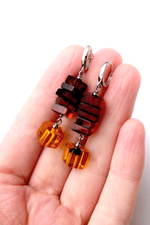 Серьги длинные из матового янтаря в форме кубиков