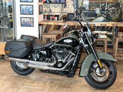 Heritage 114 Softail Harley-Davidson 2021 Vivid Black Deadwood Green / Vivid Black
