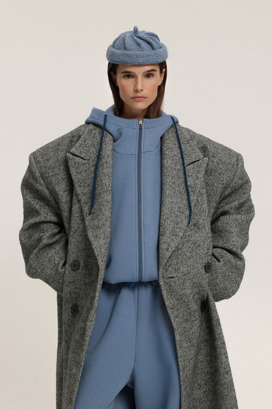 Шапка-бини ручной вязки