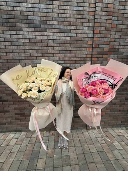 Букет пионовидных кустовых роз