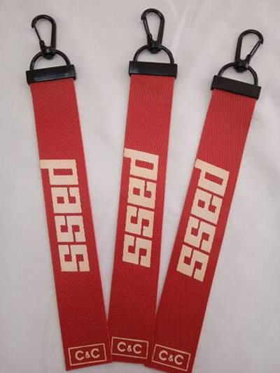 Карабин красный PASS