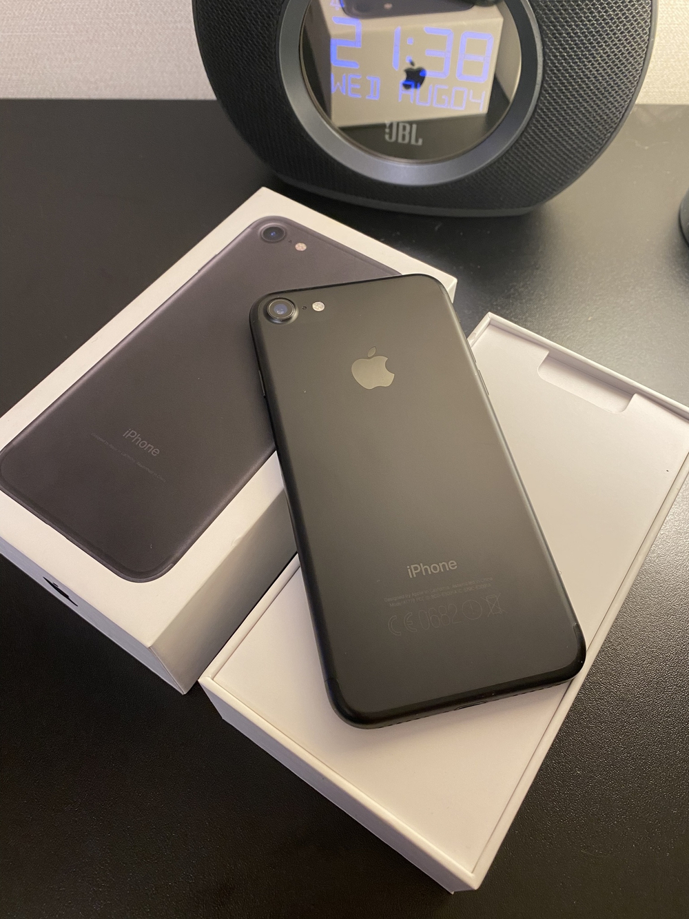 Apple iPhone 7 32Gb  Matt Black