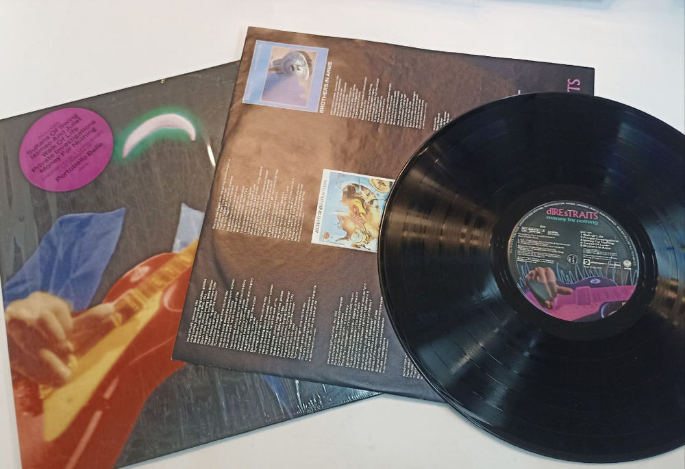 Винтажная виниловая пластинка Dire Straits Money For Nothing (Holland 1988 Shrink) в комплете бандана Dire Straits