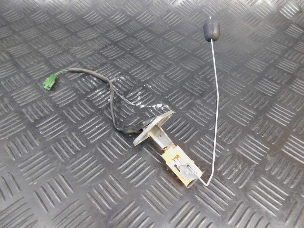 Датчик топливный Yamaha XJR1300 RP03J 2005