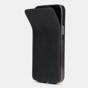 Чехол кожаный для iPhone 13 черного цвета