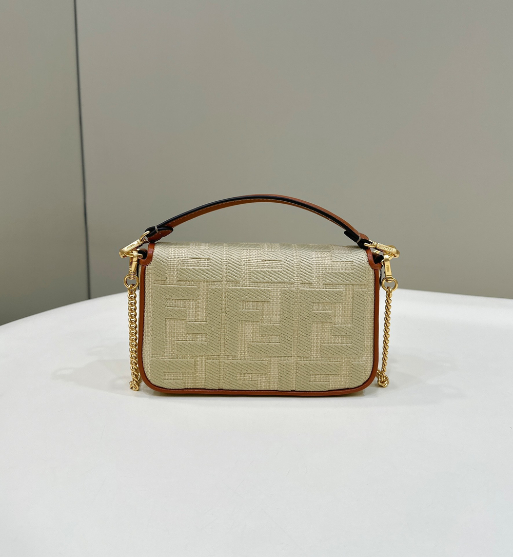 Fendi Baguette 19 cm