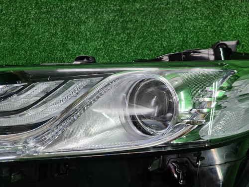 Битая Фара левая Toyota Camry xv70 (2020-н.в.) LED