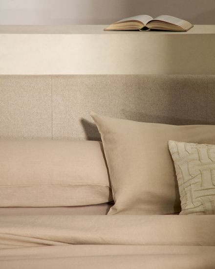 Кровать Nahiri бежевого цвета из шенилла с ящиком для хранения 160 x 200 см