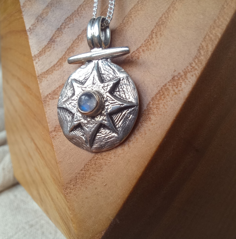 Подвеска ПУТЕВОДНАЯ ЗВЕЗДА  с цепочкой, серебро/лунный камень