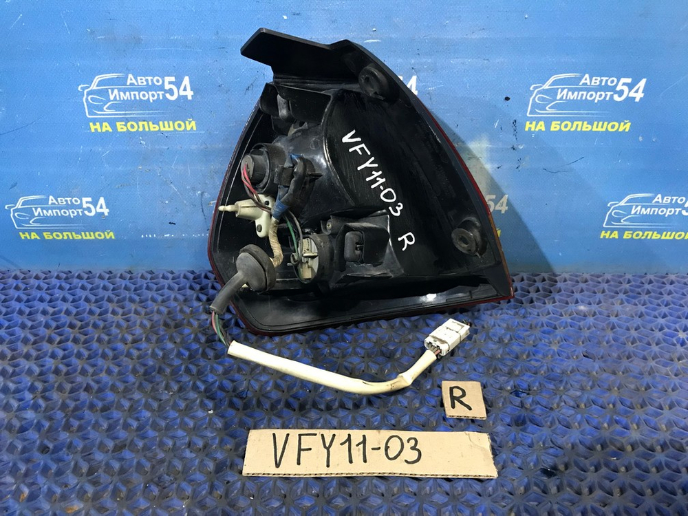 Стоп правый NISSAN AD 2001