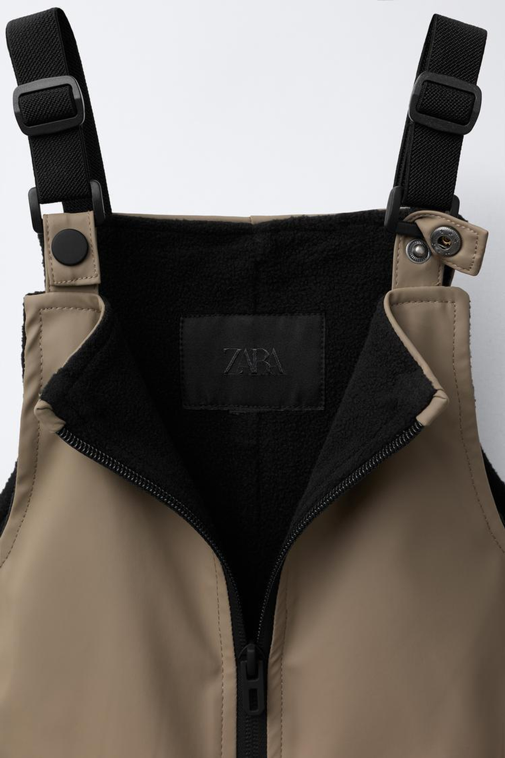 ZARA ПРОРЕЗИНЕННЫЙ КОМБИНЕЗОН WATER RESISTANT, СЕРО-КОРИЧНЕВЫЙ