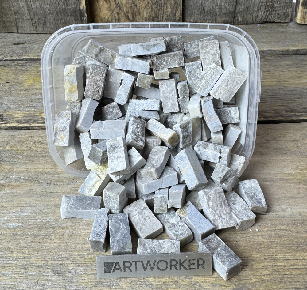 Колотый натуральный камень NS359, 350гр