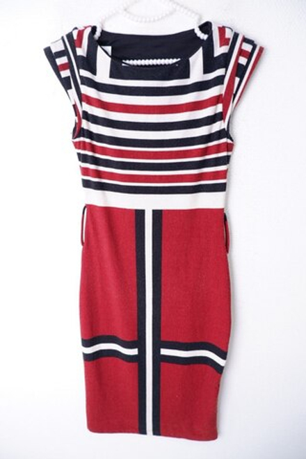 Платье трикотажное 42 размер